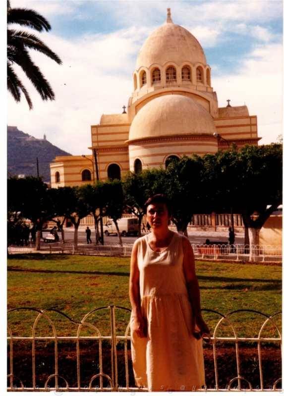 855  1988 DERRIERE LA CATHEDRALE.JPG